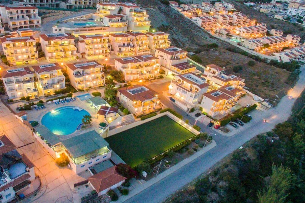 Paradise Kings Club Lejlighedshotel Paphos Eksteriør billede